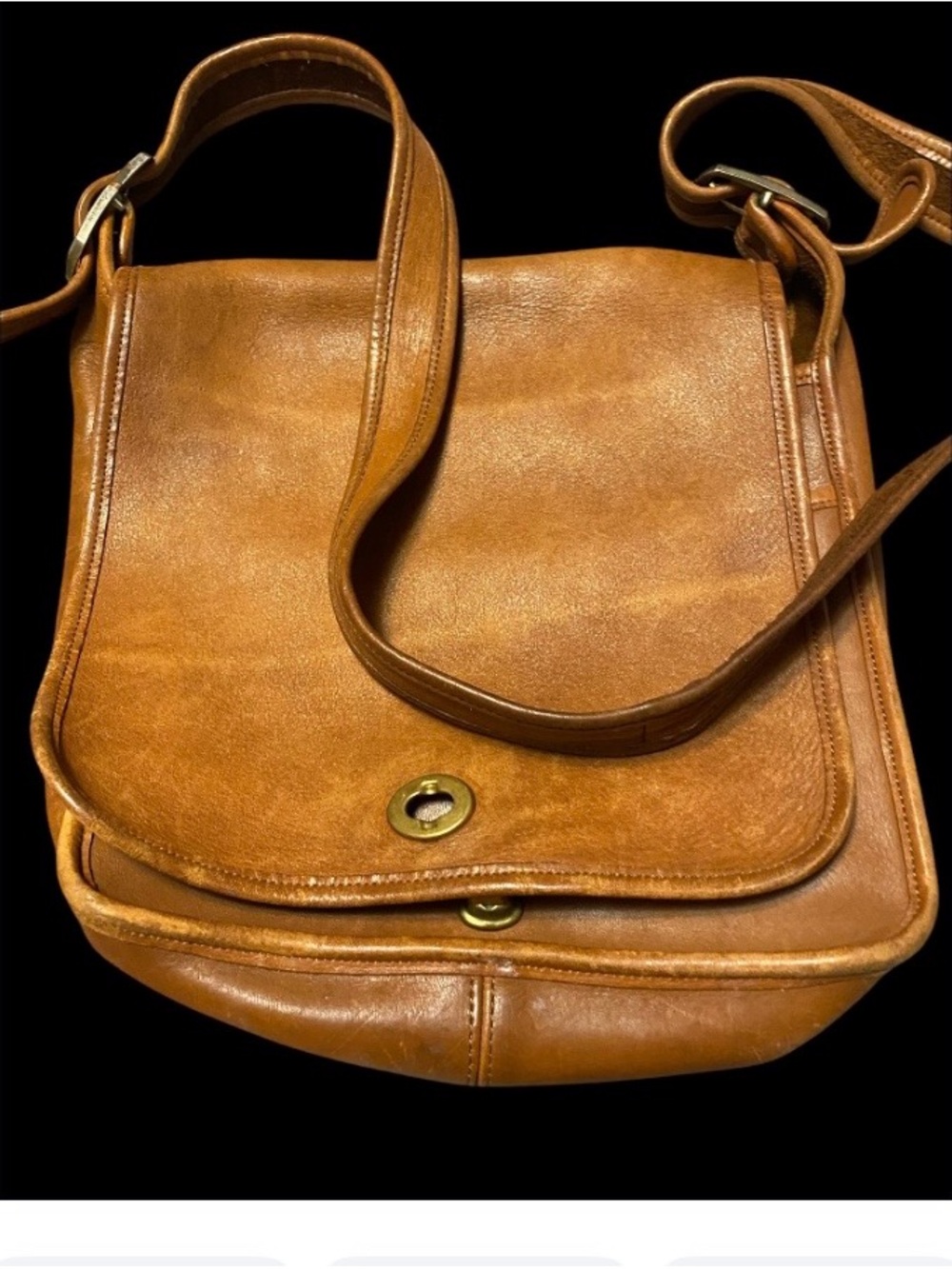 Classic Leather Crossbody Shoulder Bag in Cognac - Picture 6 of 6